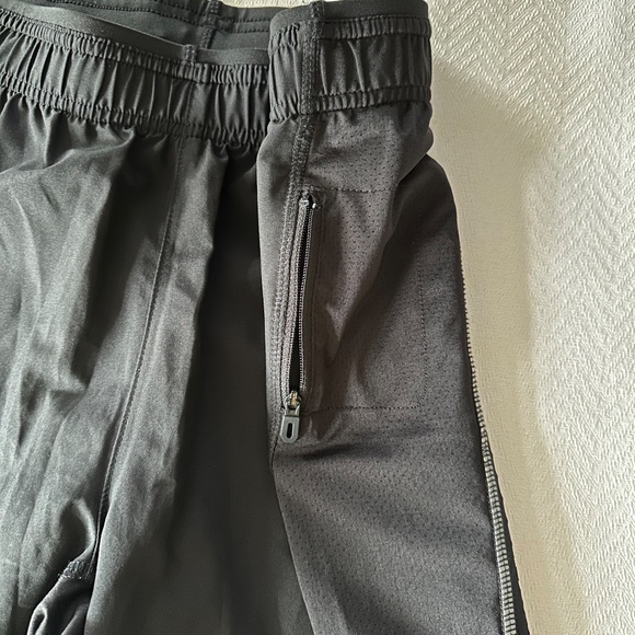 Reebok Shorts, Size M, Black - Picture 4 of 13